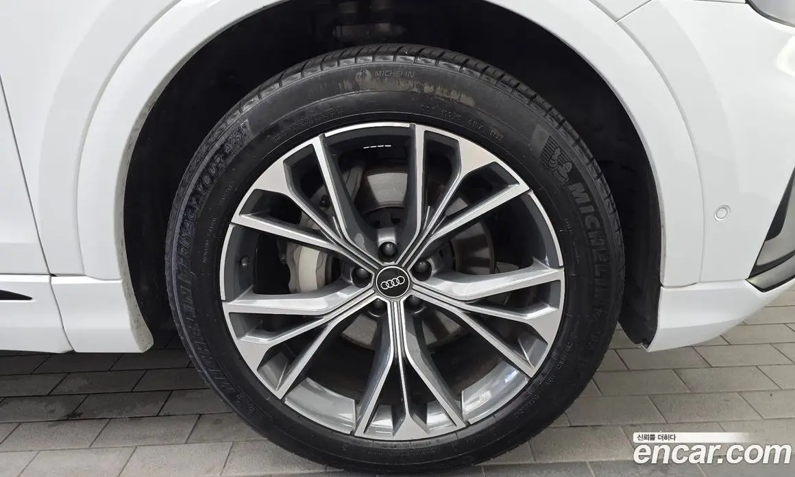 Audi Q8 2022 3.0 автомат (гидро), фото 7