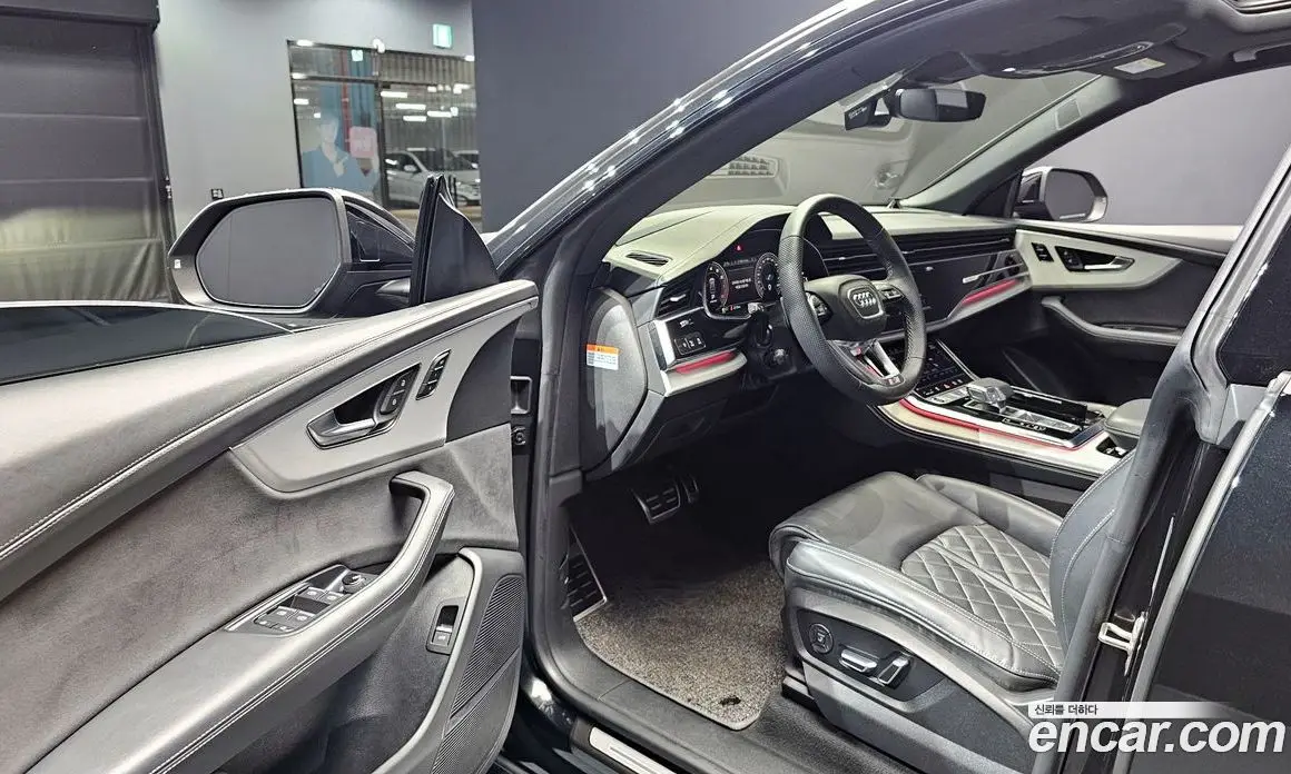 Audi Q8 2023 3.0 автомат (гидро), фото 13