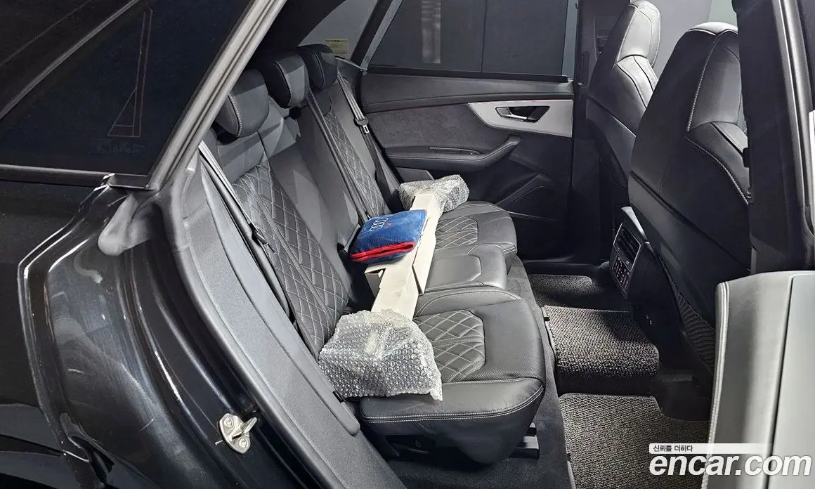 Audi Q8 2023 3.0 автомат (гидро), фото 17