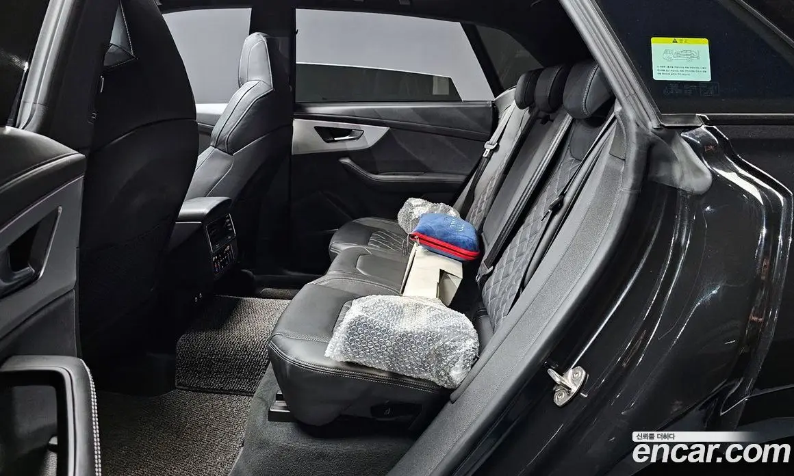 Audi Q8 2023 3.0 автомат (гидро), фото 18