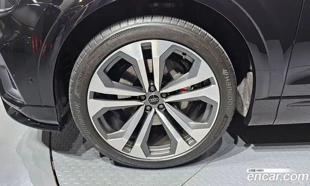 Audi Q8 2023 3.0 автомат (гидро), миниатюра 5