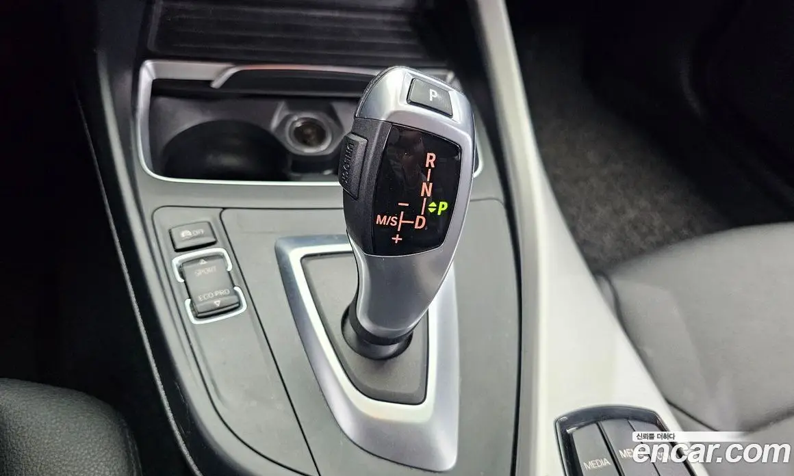 BMW 1 серия 2019 2.0 автомат (гидро), фото 12 BMW 1 серия 2019 2.0 автомат (гидро), фото 12