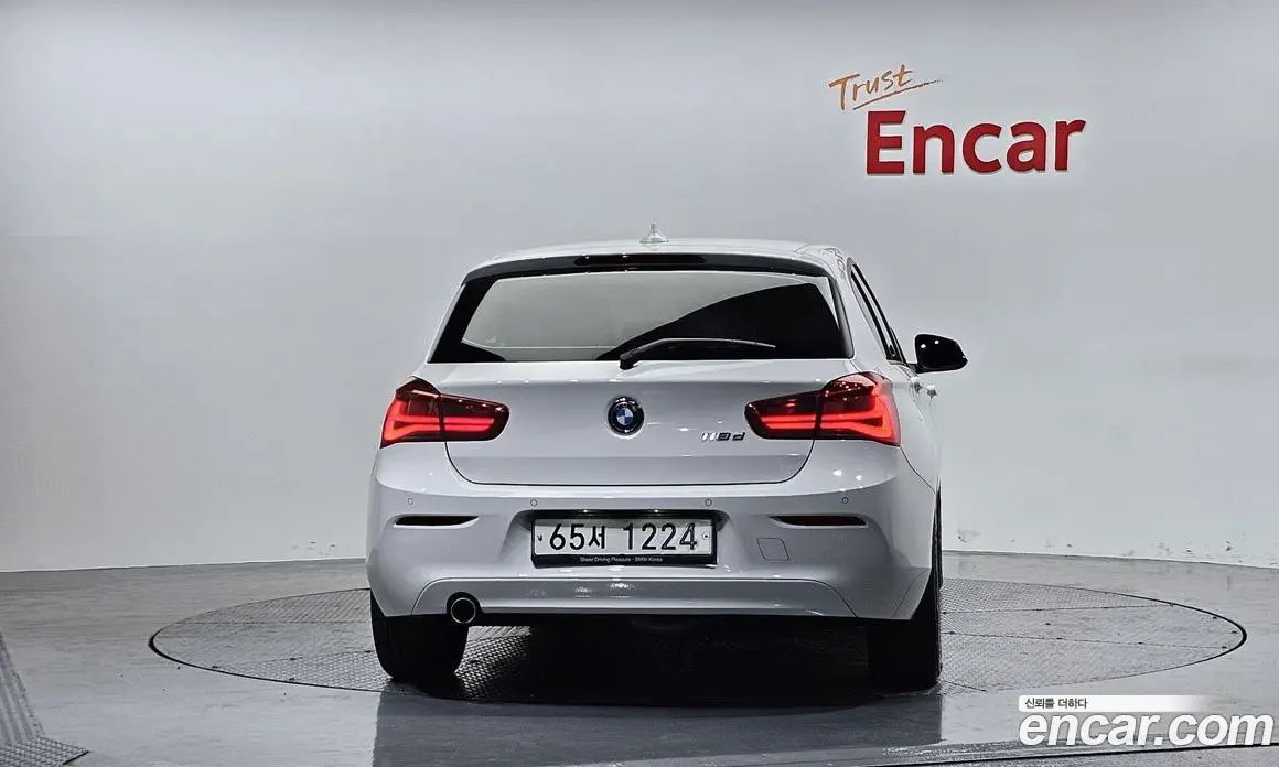 BMW 1 серия 2019 2.0 автомат (гидро), фото 4 BMW 1 серия 2019 2.0 автомат (гидро), фото 4
