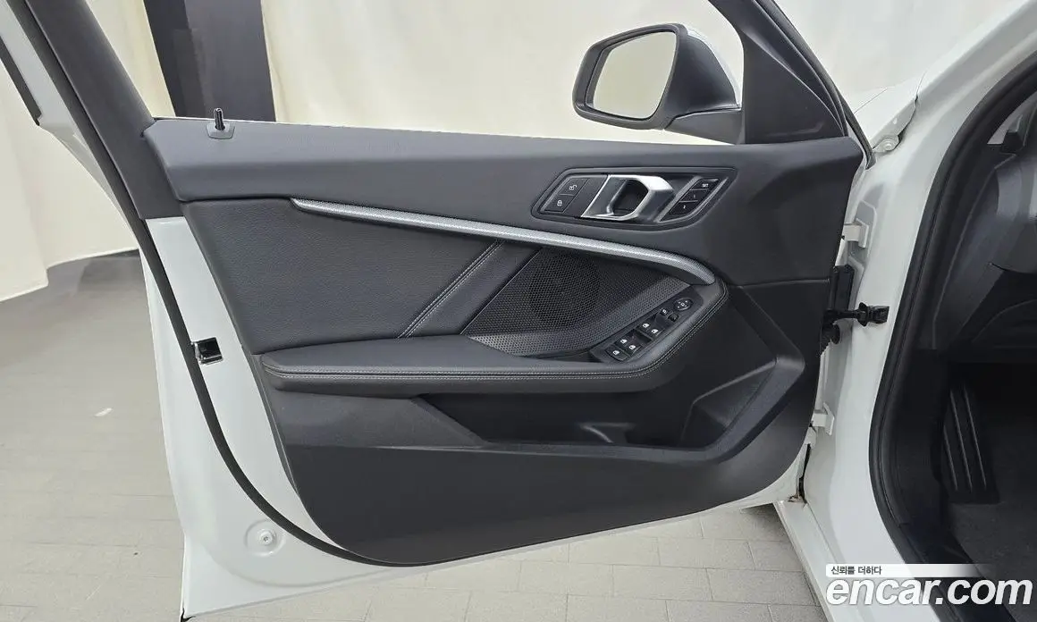 BMW 1 серия 2022 2.0 автомат (гидро), фото 14