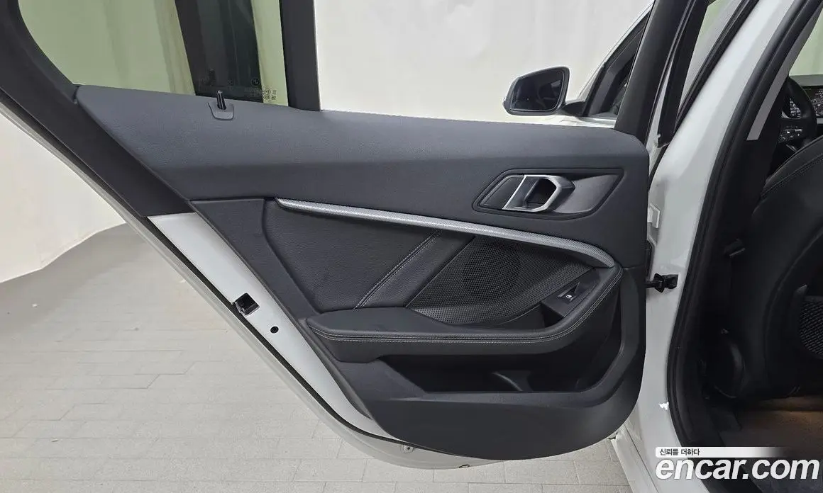 BMW 1 серия 2022 2.0 автомат (гидро), фото 15