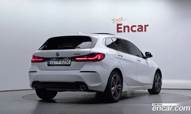 BMW 1 серия 2022 2.0 автомат (гидро), миниатюра 2