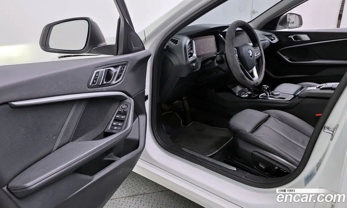 BMW 1 серия 2022 2.0 автомат (гидро), фото 13