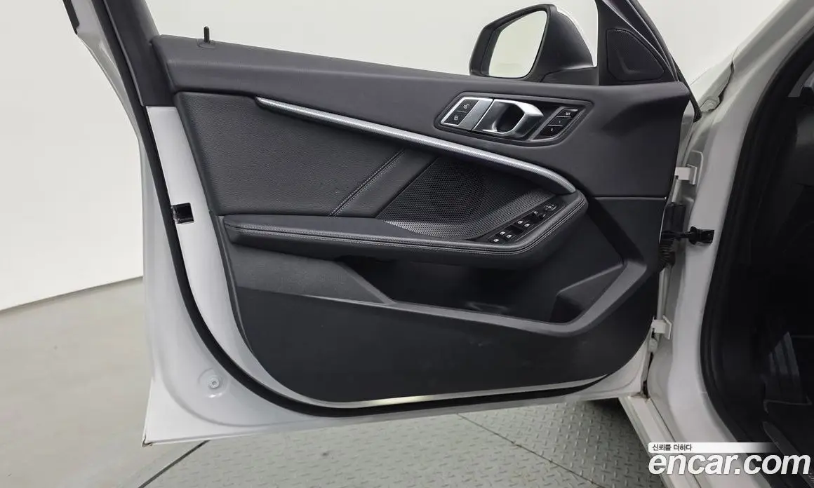 BMW 1 серия 2022 2.0 автомат (гидро), фото 14