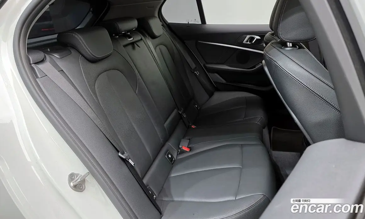 BMW 1 серия 2022 2.0 автомат (гидро), фото 17