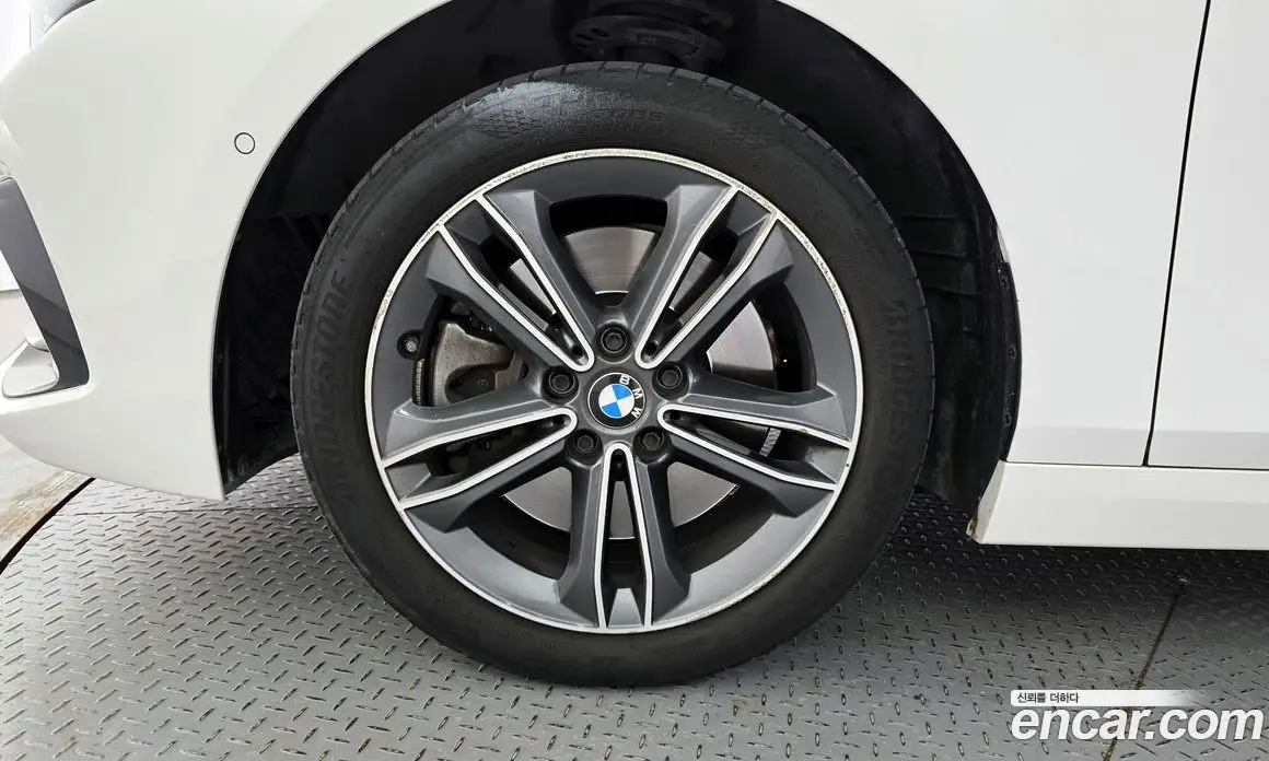 BMW 1 серия 2022 2.0 автомат (гидро), фото 5