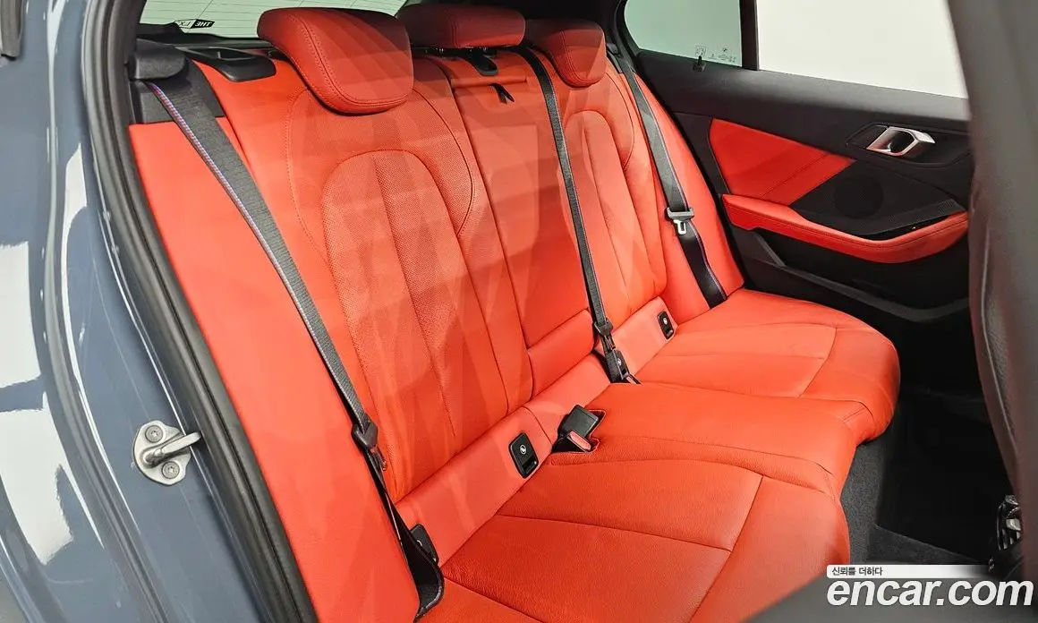 BMW 1 серия 2023 2.0 автомат (гидро), фото 17