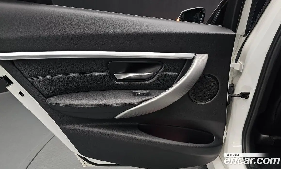 BMW 3 серия 2018 2.0 автомат (гидро), фото 15 BMW 3 серия 2018 2.0 автомат (гидро), фото 15