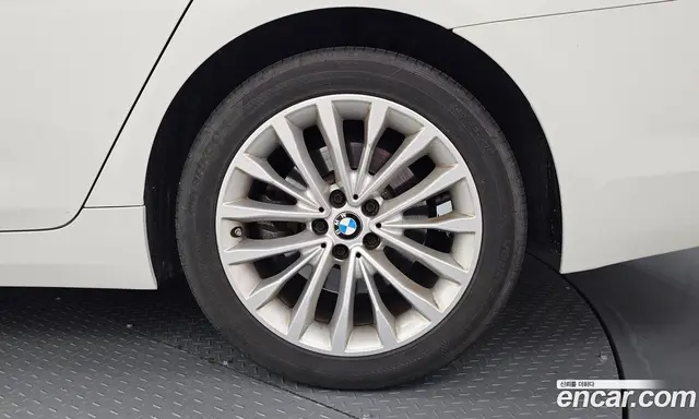 BMW 5 серия 2018 2.0 автомат (гидро), миниатюра 7 BMW 5 серия 2018 2.0 автомат (гидро), миниатюра 7