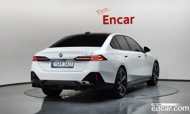 BMW 5 серия, 2025, 6 681 км