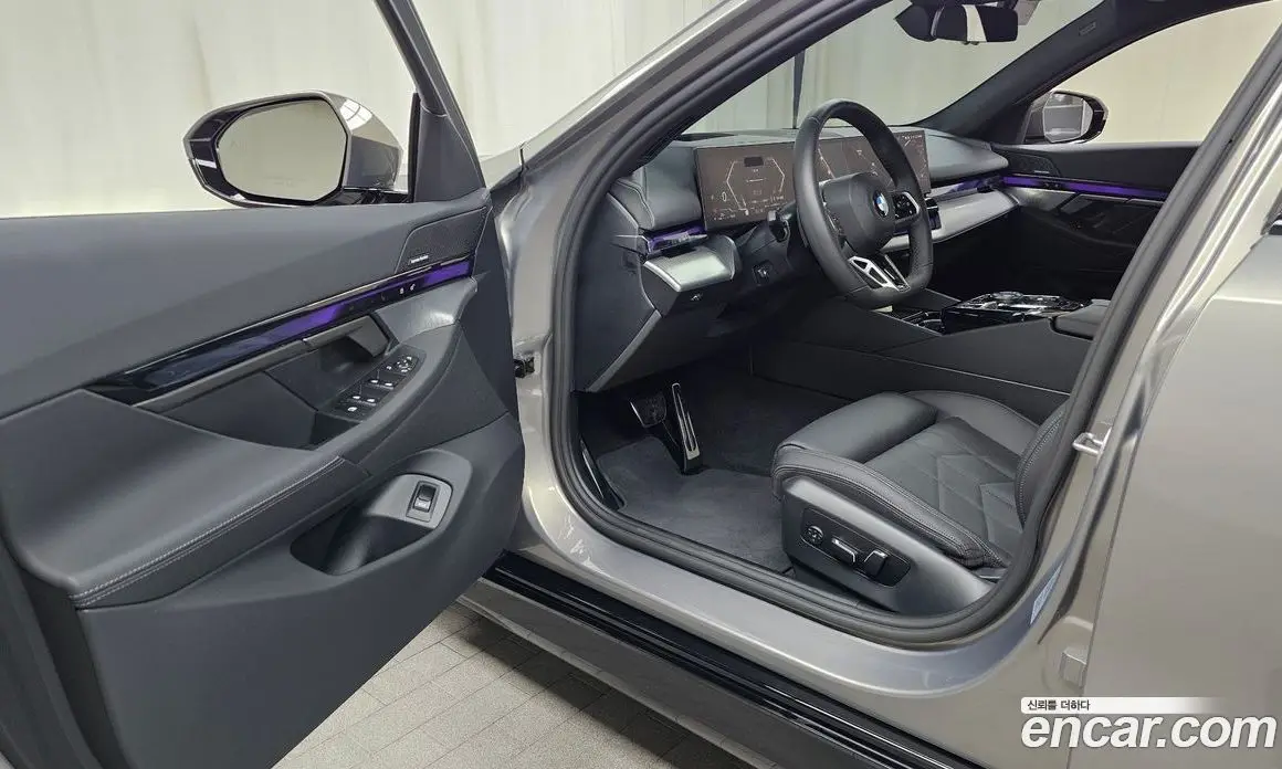 BMW 5 серия 2025 2.0 автомат (гидро), фото 12