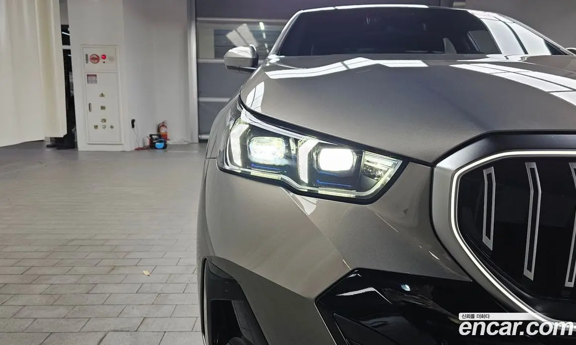 BMW 5 серия 2025 2.0 автомат (гидро), фото 7