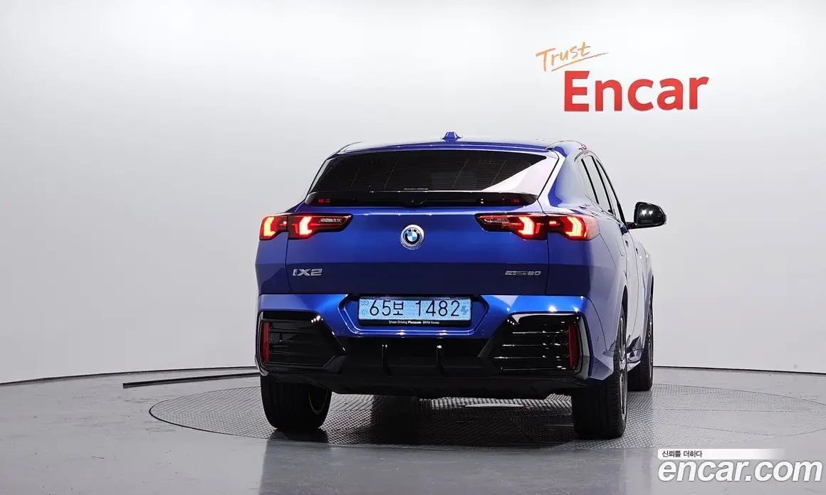BMW iX2 2024 0.2 автомат (гидро), фото 3