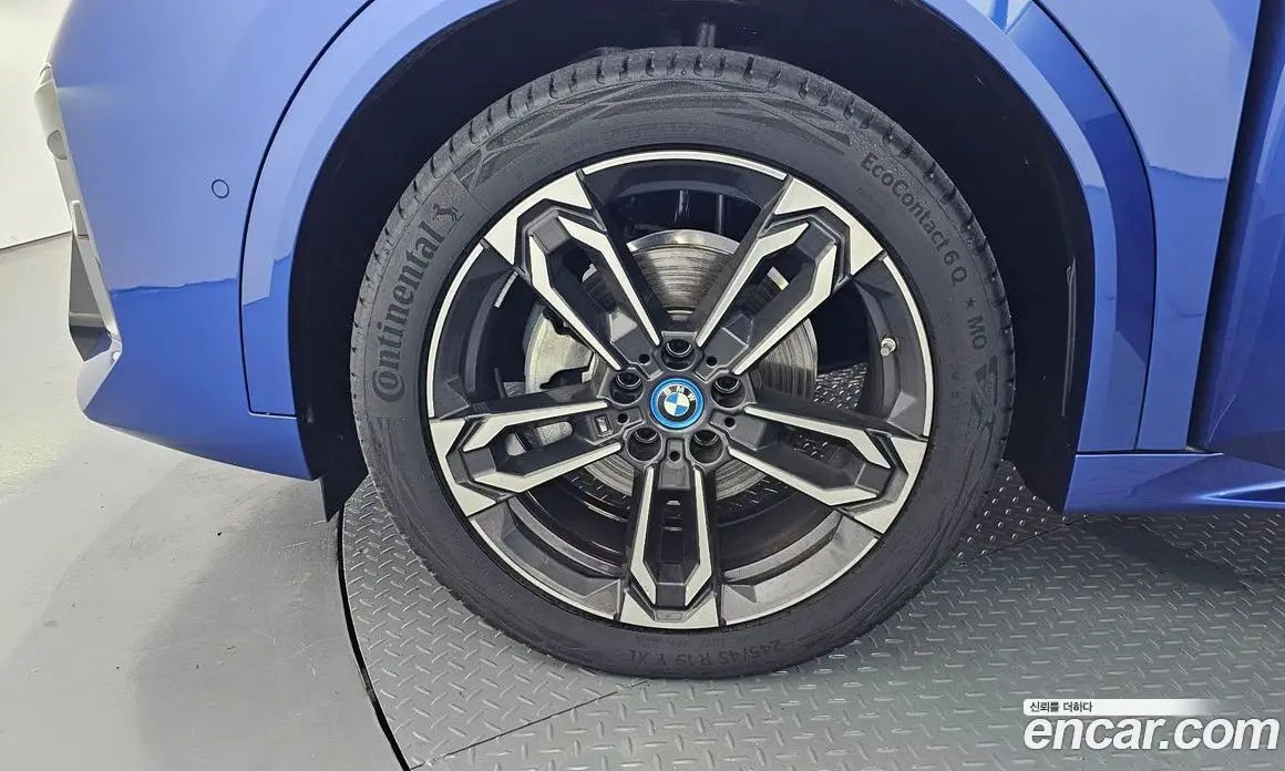 BMW iX2 2024 0.2 автомат (гидро), фото 4