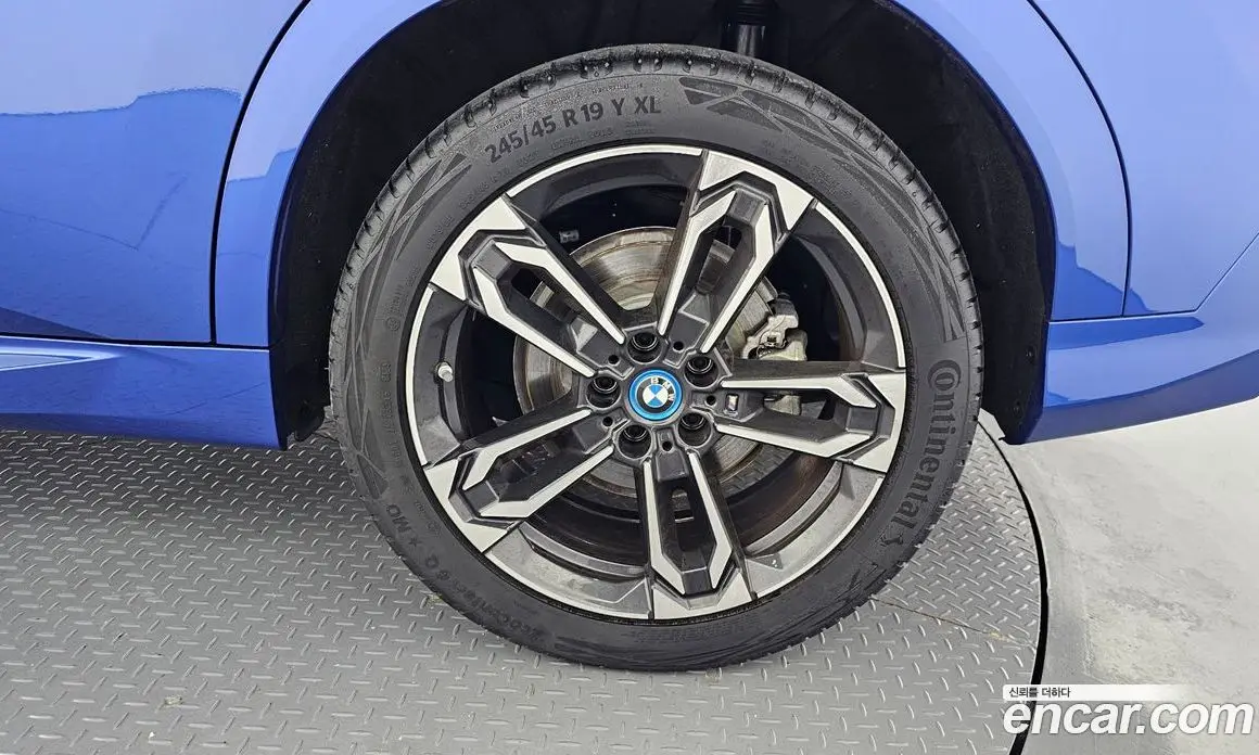 BMW iX2 2024 0.2 автомат (гидро), фото 6