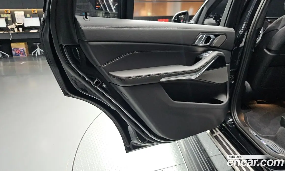 BMW X7 2024 3.0 автомат (гидро), фото 15