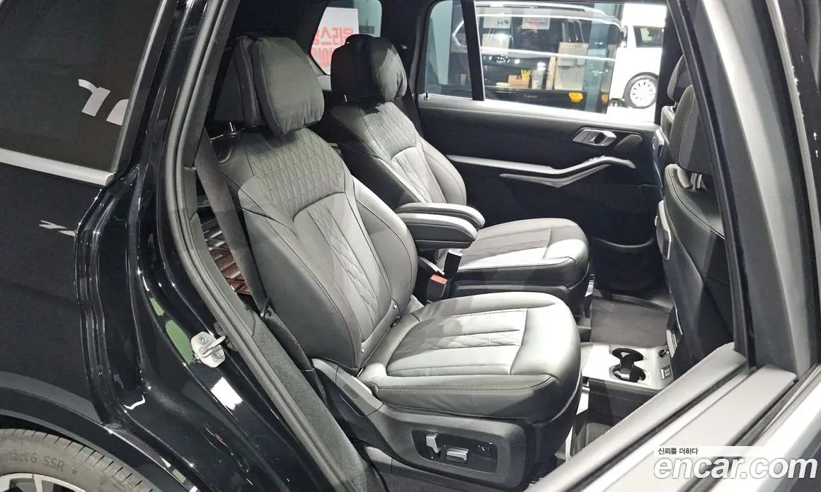 BMW X7 2024 3.0 автомат (гидро), фото 17