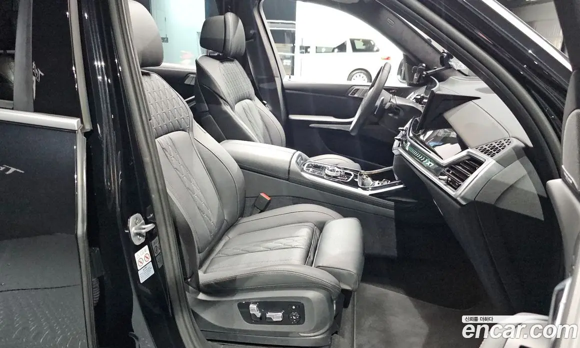 BMW X7 2024 3.0 автомат (гидро), фото 18