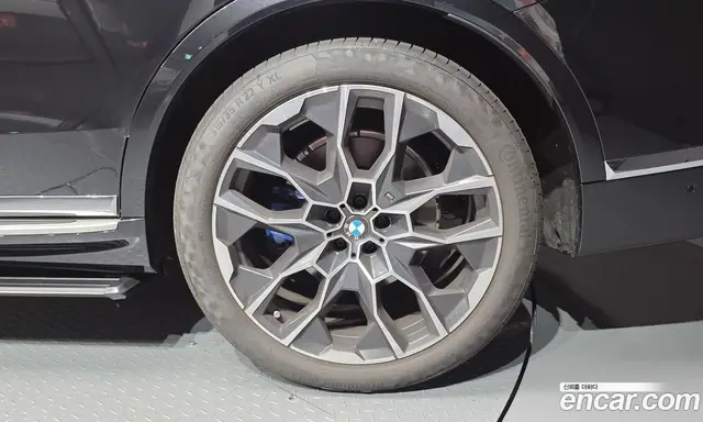 BMW X7 2024 3.0 автомат (гидро), миниатюра 7