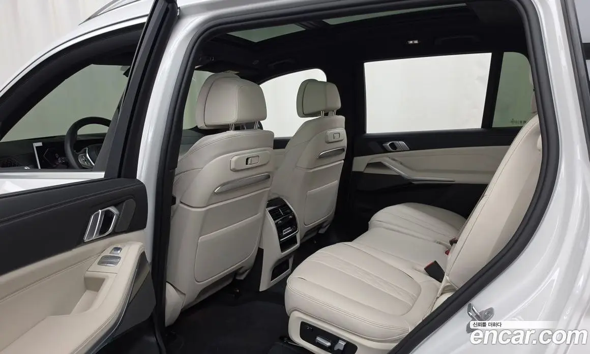 BMW X7 2025 3.0 автомат (гидро), фото 16