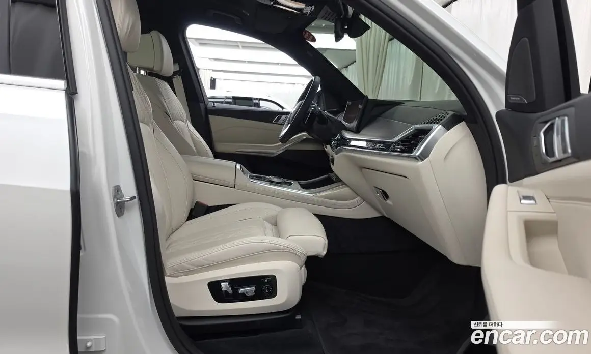 BMW X7 2025 3.0 автомат (гидро), фото 17