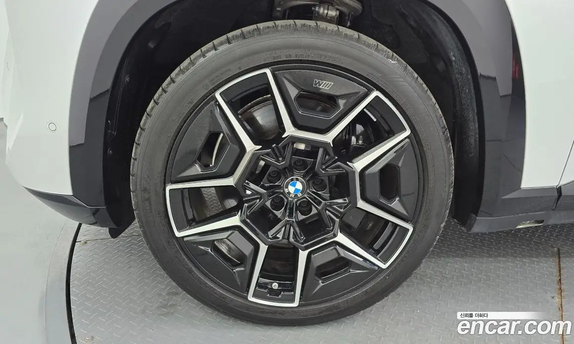 BMW XM 2025 4.4 автомат (гидро), фото 5 BMW XM 2025 4.4 автомат (гидро), фото 5
