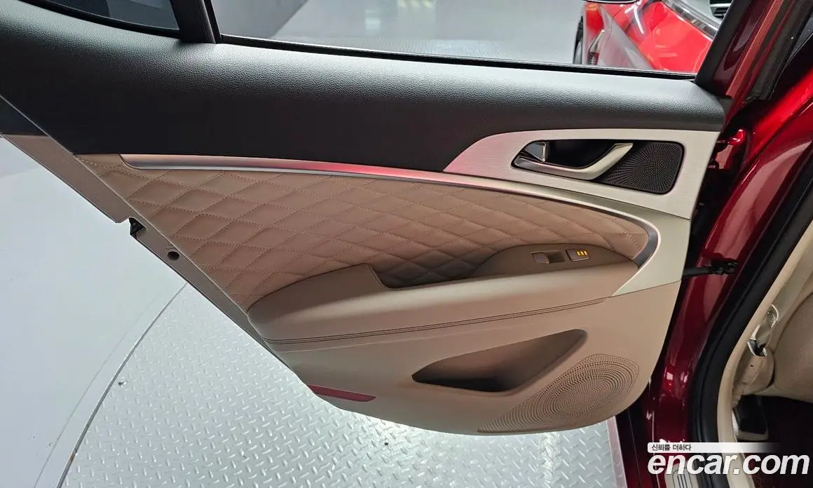Genesis G70 2019 3.3 автомат (гидро), фото 15 Genesis G70 2019 3.3 автомат (гидро), фото 15