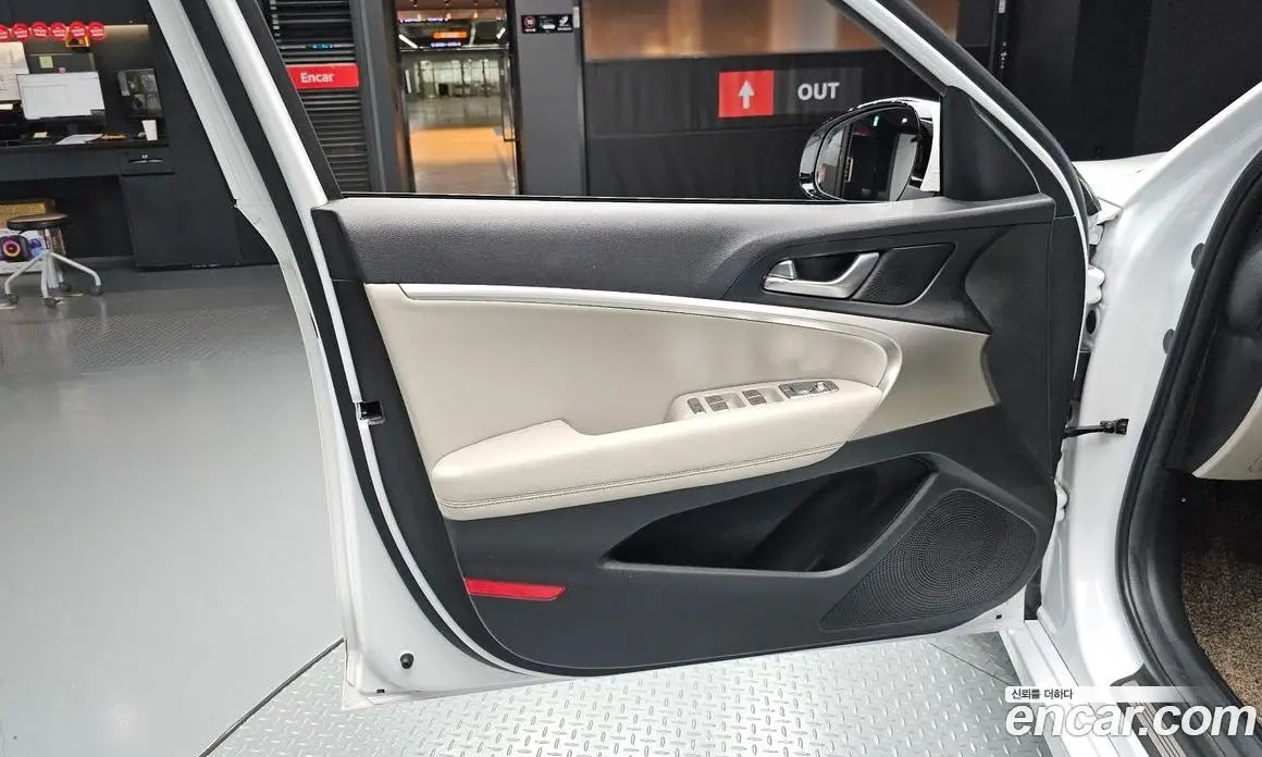 Genesis G70 2022 2.0 автомат (гидро), фото 14