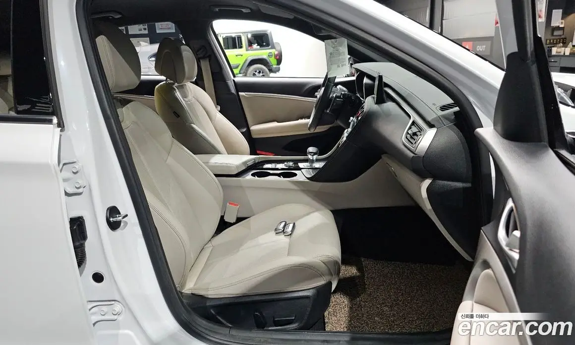 Genesis G70 2022 2.0 автомат (гидро), фото 18
