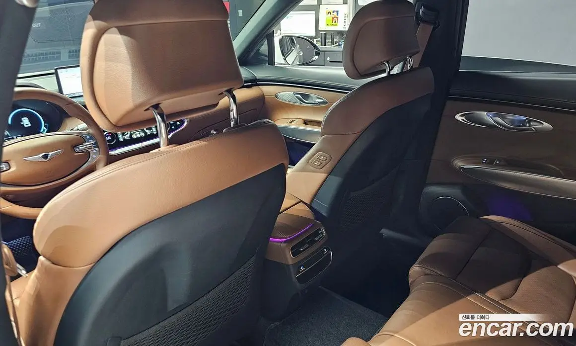 Genesis GV70 2022 2.5 автомат (гидро), фото 16 Genesis GV70 2022 2.5 автомат (гидро), фото 16