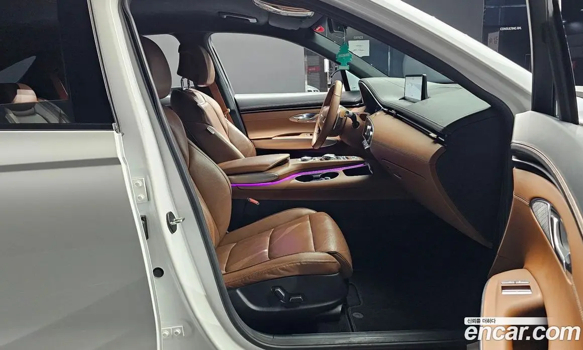 Genesis GV70 2022 2.5 автомат (гидро), фото 17 Genesis GV70 2022 2.5 автомат (гидро), фото 17