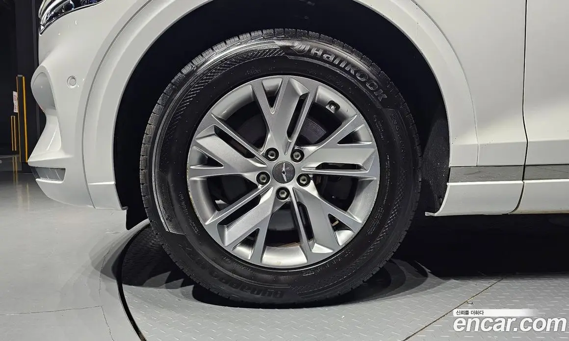 Genesis GV70 2022 2.5 автомат (гидро), фото 5 Genesis GV70 2022 2.5 автомат (гидро), фото 5
