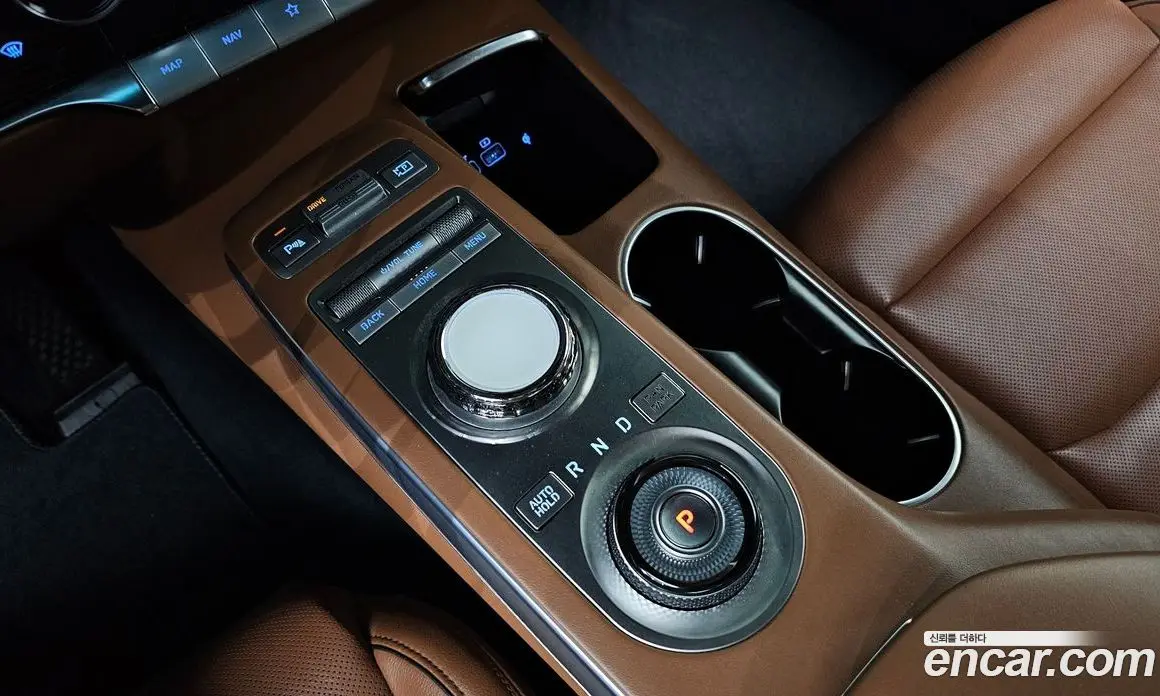 Genesis GV70 2022 2.5 автомат (гидро), фото 12 Genesis GV70 2022 2.5 автомат (гидро), фото 12