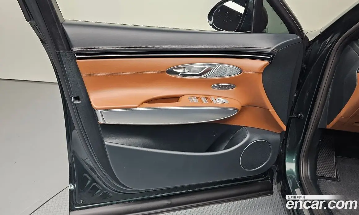 Genesis GV70 2022 2.5 автомат (гидро), фото 14 Genesis GV70 2022 2.5 автомат (гидро), фото 14