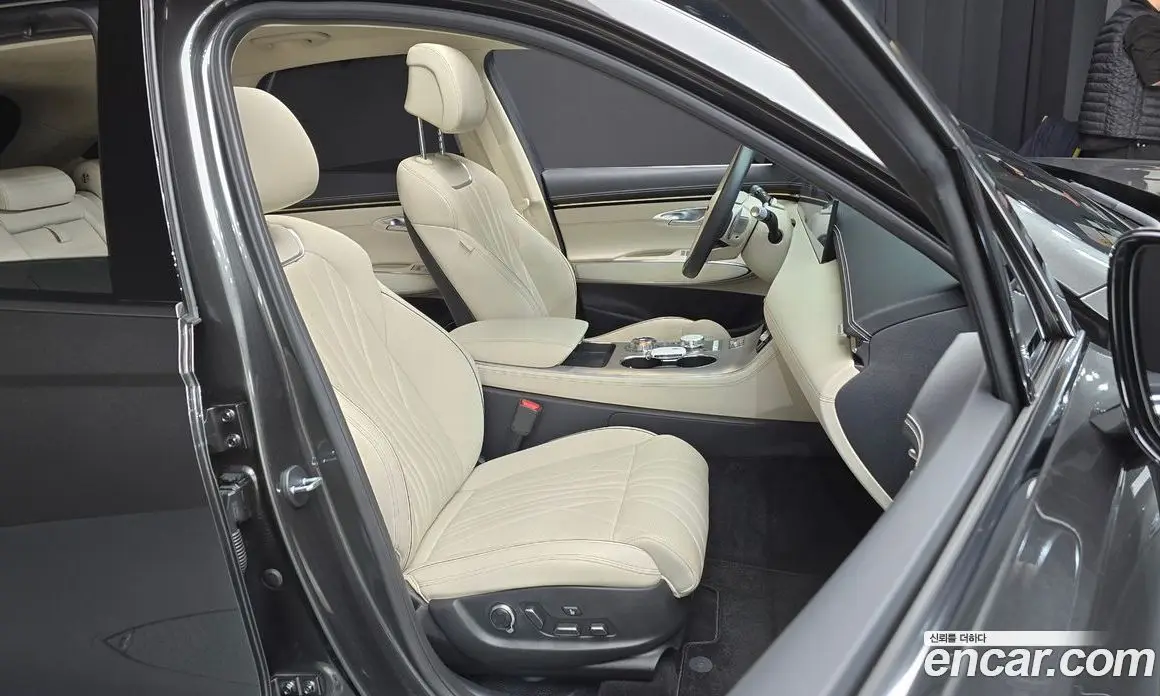 Genesis GV70 2024 2.5 автомат (гидро), фото 18