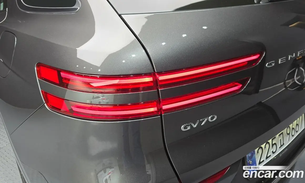 Genesis GV70 2024 2.5 автомат (гидро), фото 9