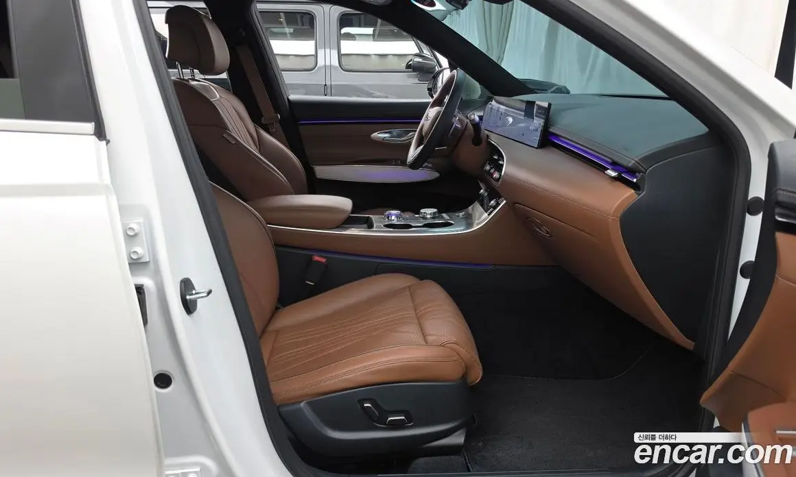Genesis GV70 2024 2.5 автомат (гидро), фото 17 Genesis GV70 2024 2.5 автомат (гидро), фото 17