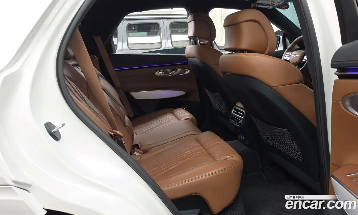 Genesis GV70 2024 2.5 автомат (гидро), фото 18 Genesis GV70 2024 2.5 автомат (гидро), фото 18