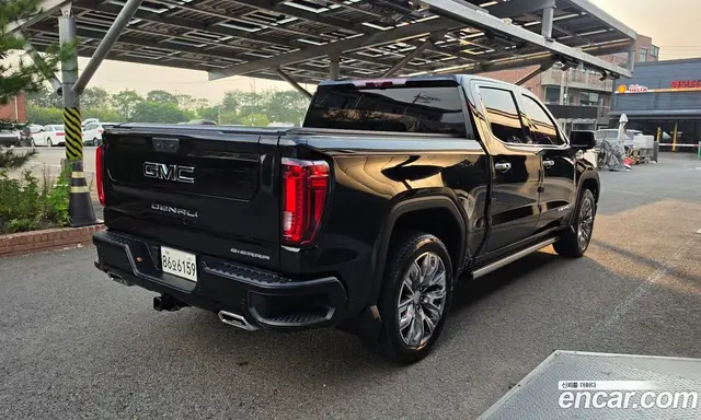 GMC Sierra, 2024, 5 588 км