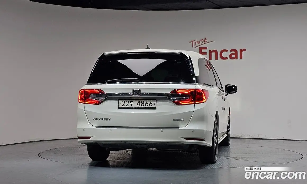 Honda Odyssey 2018 3.5 автомат (гидро), фото 4
