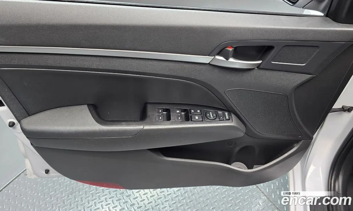 Hyundai Avante 2019 1.6 автомат (гидро), фото 14