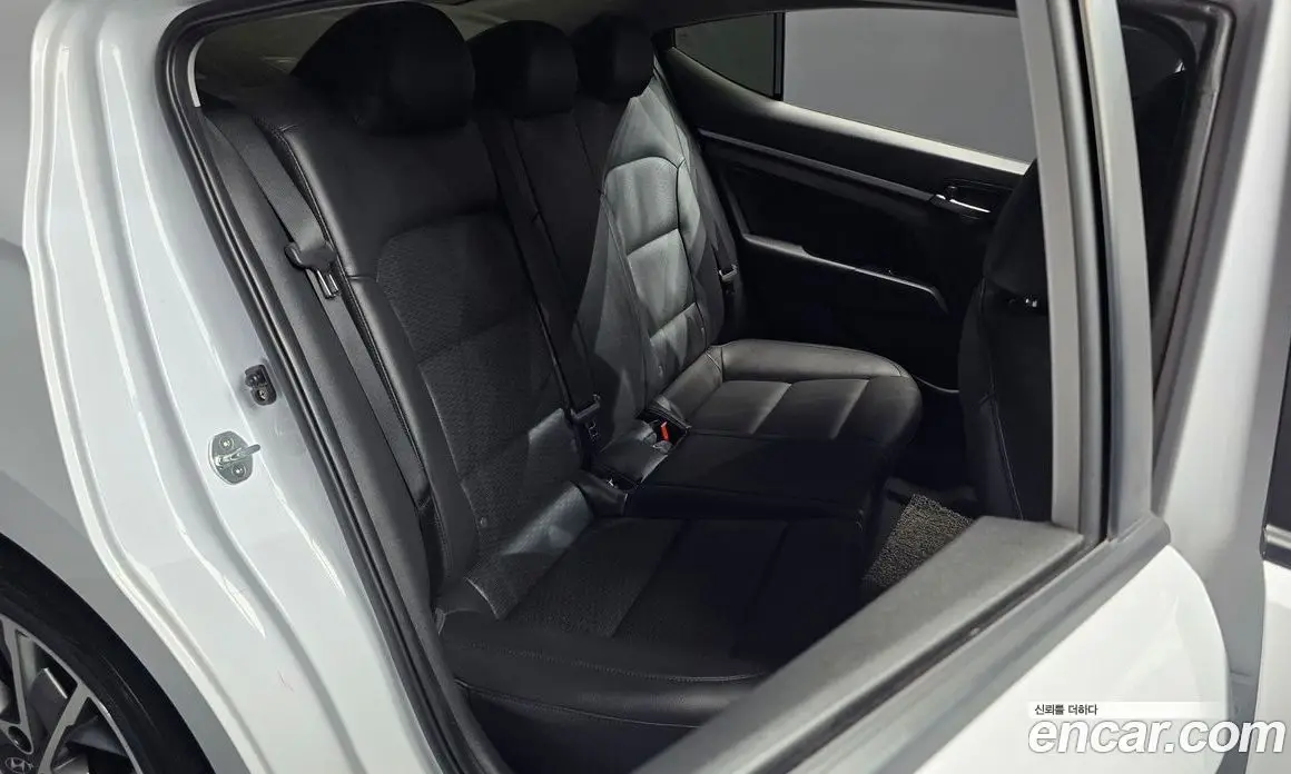 Hyundai Avante 2019 1.6 автомат (гидро), фото 16
