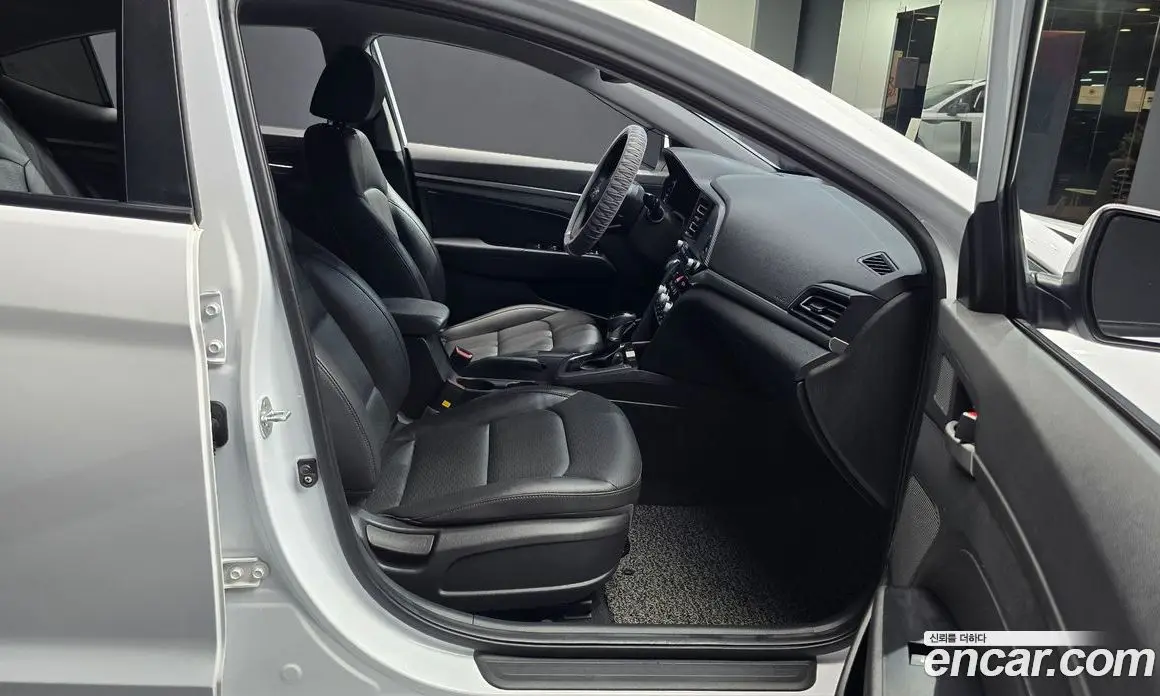 Hyundai Avante 2019 1.6 автомат (гидро), фото 17