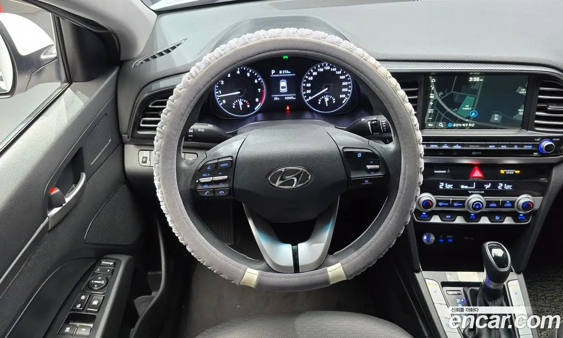 Hyundai Avante 2019 1.6 автомат (гидро), фото 19