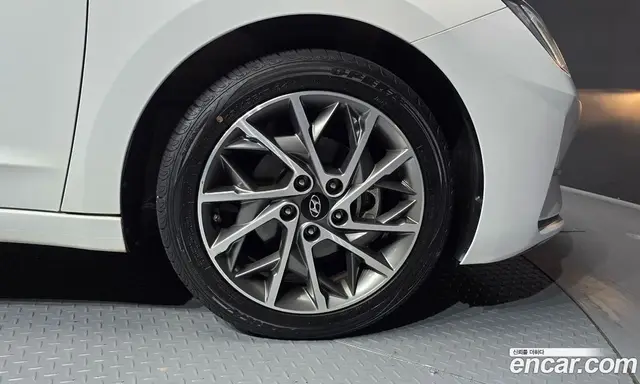 Hyundai Avante 2019 1.6 автомат (гидро), миниатюра 7