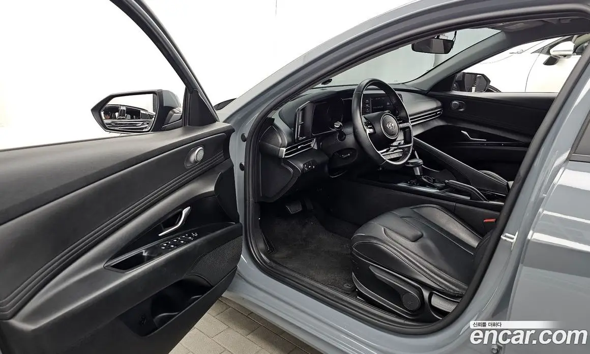 Hyundai Avante 2021 1.6 автомат (гидро), фото 13